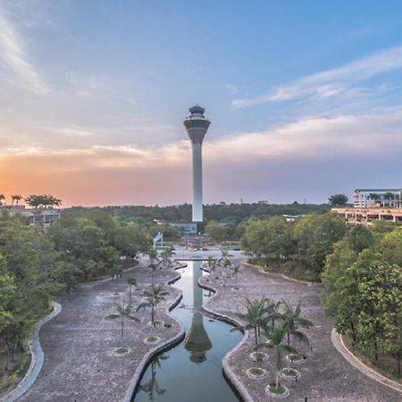Klia Lili Residensi 5 Plus 2 Pax With Splendid Pool Нилай Экстерьер фото