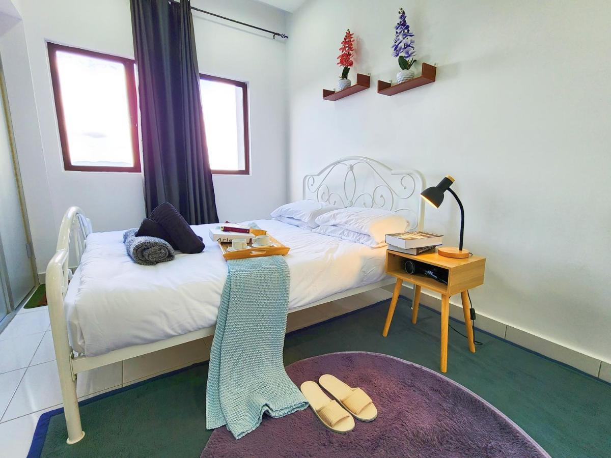 Klia Lili Residensi 5 Plus 2 Pax With Splendid Pool Нилай Экстерьер фото
