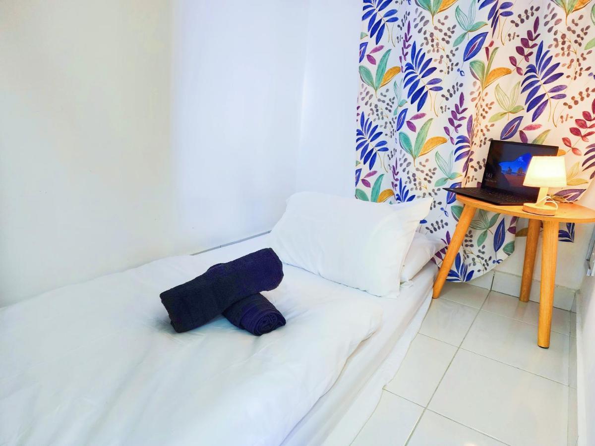 Klia Lili Residensi 5 Plus 2 Pax With Splendid Pool Нилай Экстерьер фото