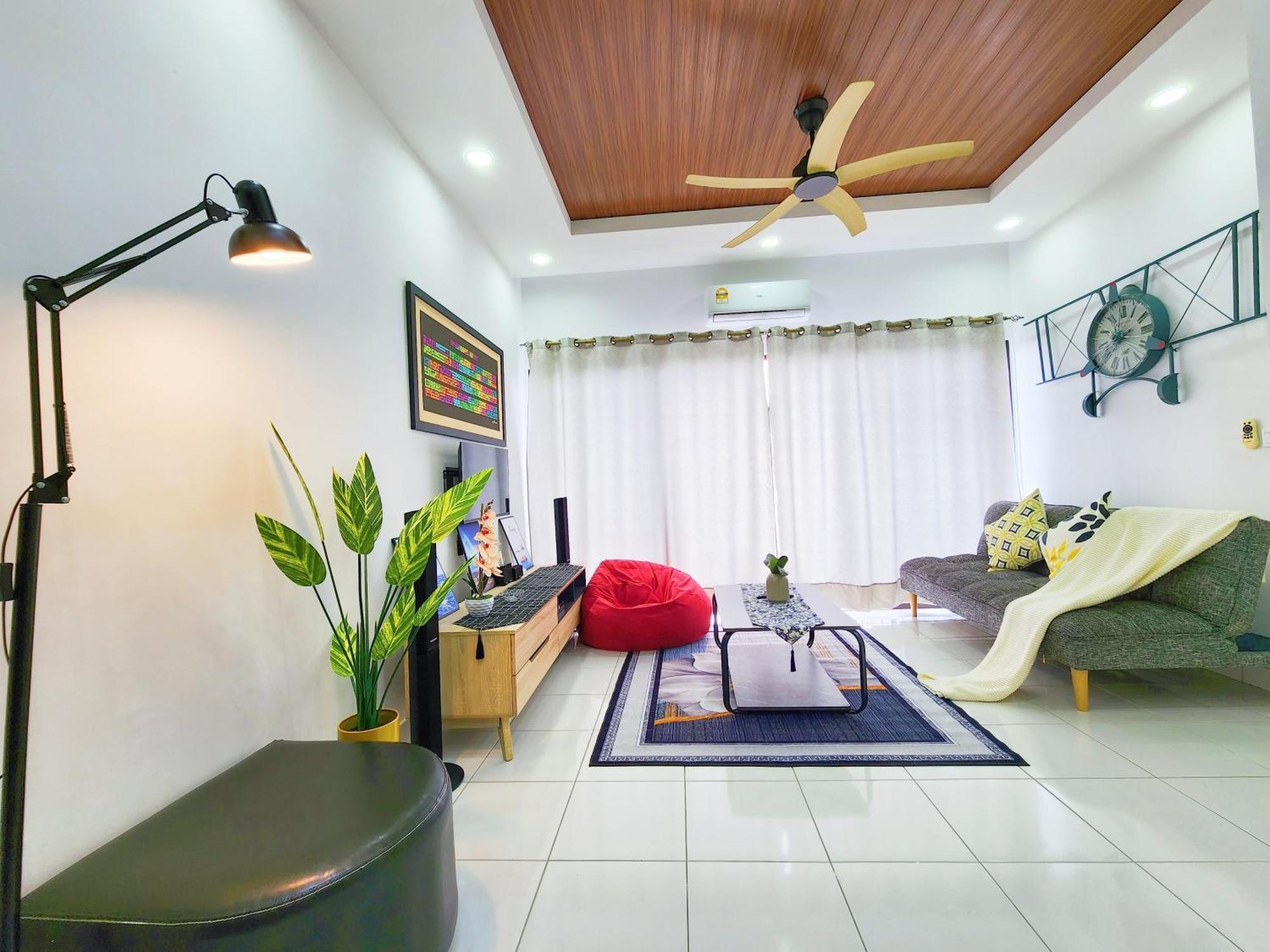 Klia Lili Residensi 5 Plus 2 Pax With Splendid Pool Нилай Экстерьер фото